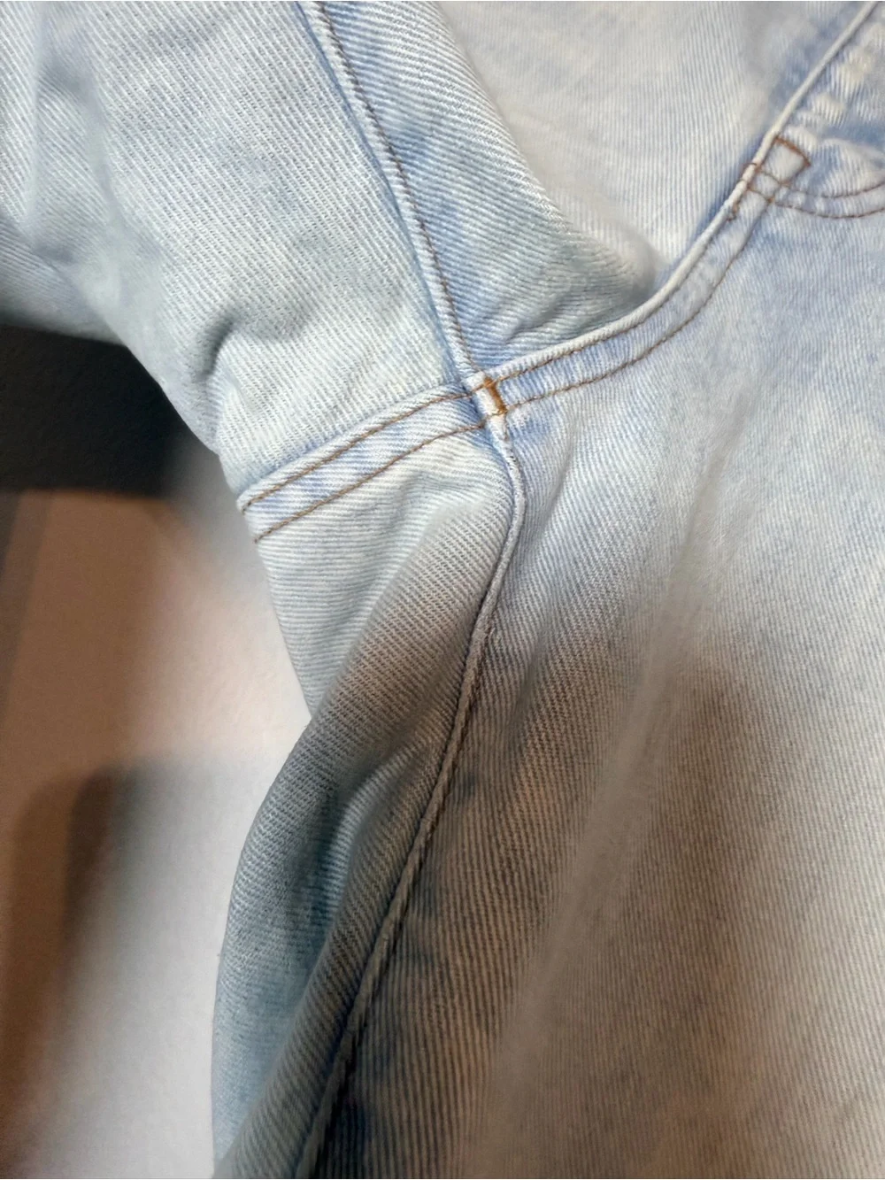 Madewell The Dad Jean Light Wash Size 32 Light Wash Distressed Button Fly
